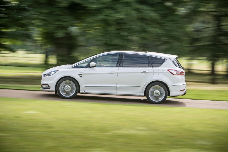  Ford Vignale S-Max 2016 года  (UK) (фото 14 из 25)